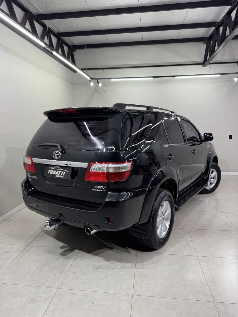 HILUX SW4 3.0 SRV 4X4 7 LUGARES 16V TURBO INTERCOOLER DIESEL 4P AUTOMÁTICO - 2011 - ENCANTADO