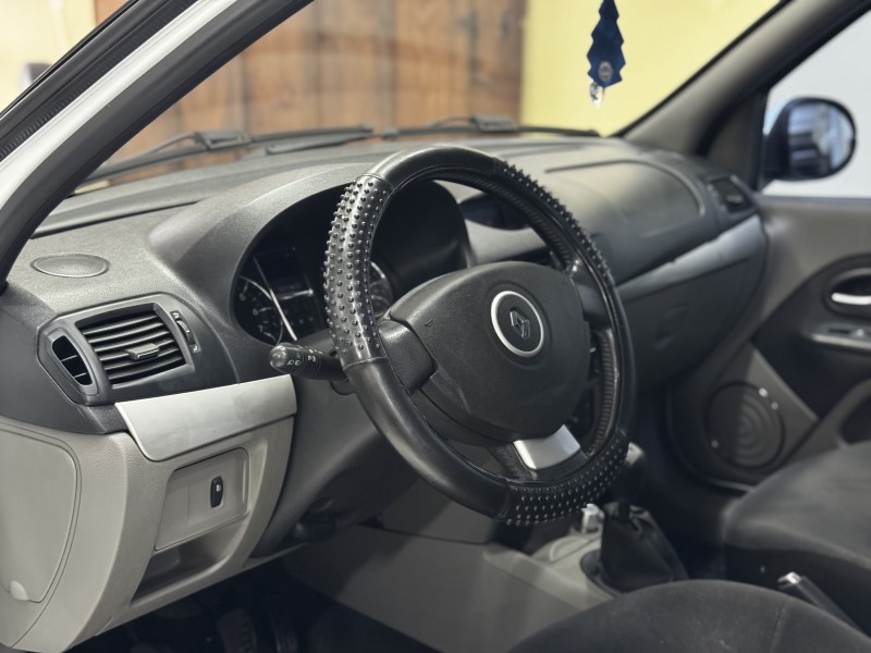 SYMBOL 1.6 PRIVILÈGE 16V FLEX 4P MANUAL - 2013 - CAXIAS DO SUL