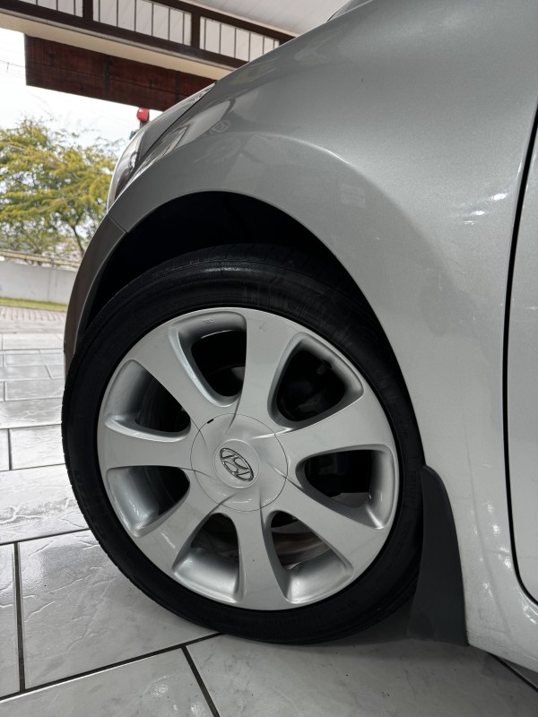 ELANTRA 1.8 GLS 16V GASOLINA 4P AUTOMÁTICO - 2012 - CAXIAS DO SUL