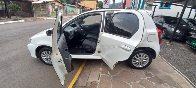 ETIOS 1.5 XLS 16V FLEX 4P MANUAL - 2013 - PICADA CAFé