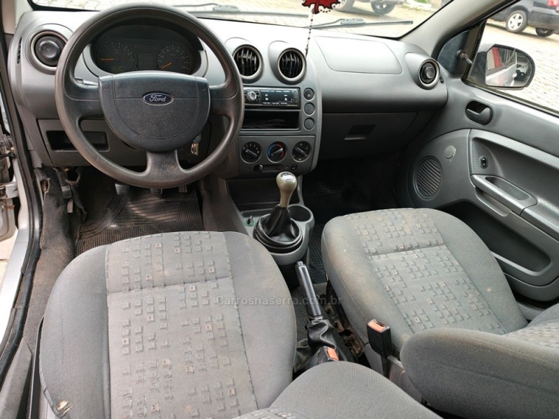 FIESTA 1.0 MPI PERSONNALITÉ 8V FLEX 4P MANUAL - 2004 - GUAPORé