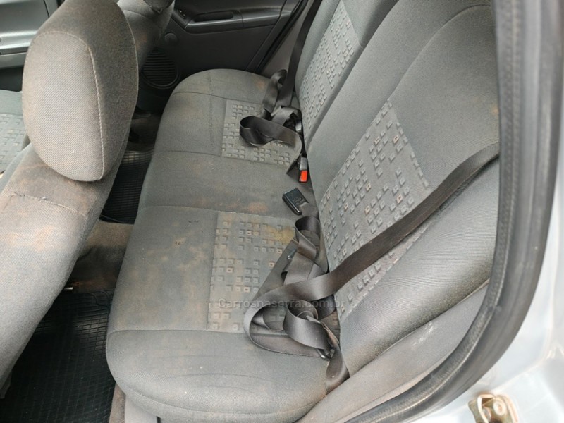 FIESTA 1.0 MPI PERSONNALITÉ 8V FLEX 4P MANUAL - 2004 - GUAPORé