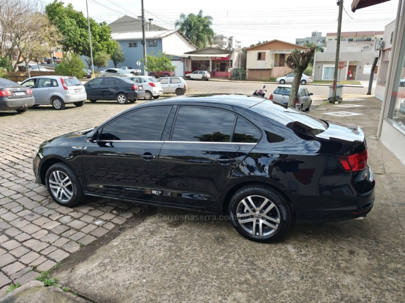 JETTA 2.0 TSI HIGHLINE 211CV GASOLINA 4P DSG - 2016 - GUAPORé