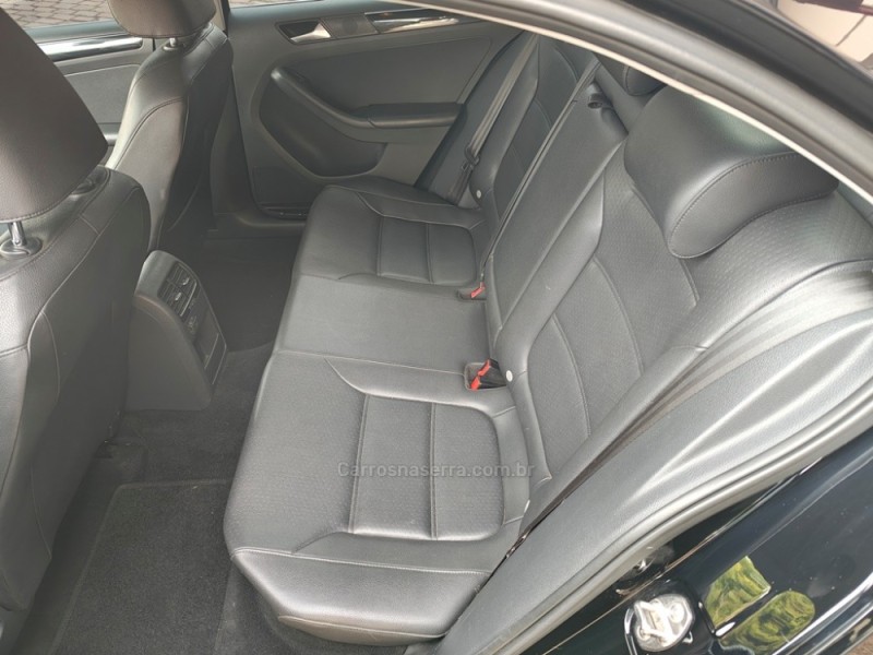 JETTA 2.0 TSI HIGHLINE 211CV GASOLINA 4P DSG - 2016 - GUAPORé