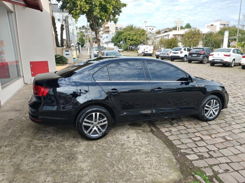 JETTA 2.0 TSI HIGHLINE 211CV GASOLINA 4P DSG - 2016 - GUAPORé