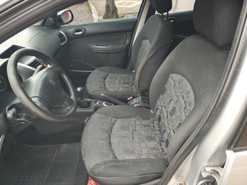 207 1.4 XR PASSION SPORT 8V FLEX 4P MANUAL - 2011 - GUAPORé