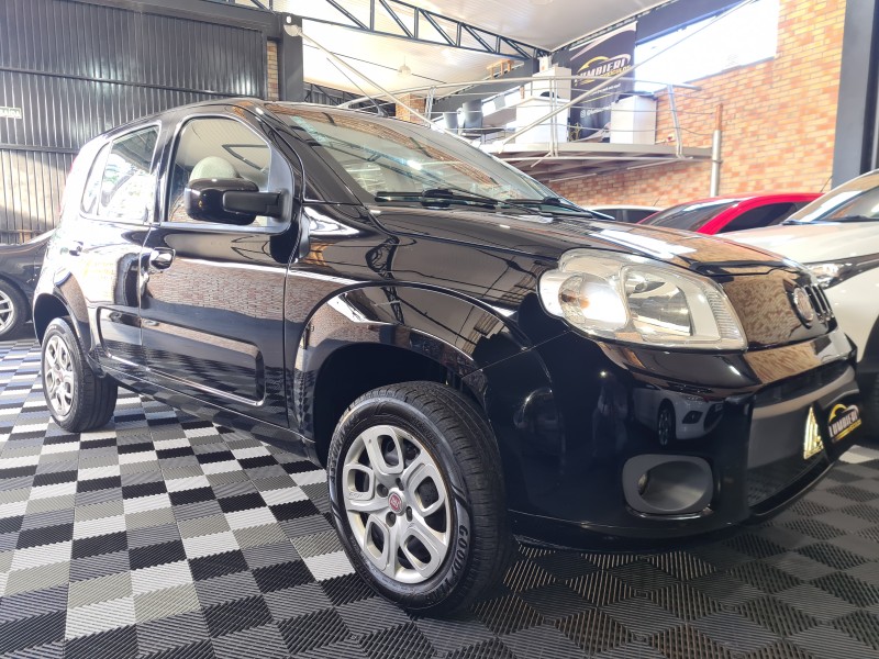 UNO 1.0 EVO VIVACE 8V FLEX 4P MANUAL - 2012 - FARROUPILHA