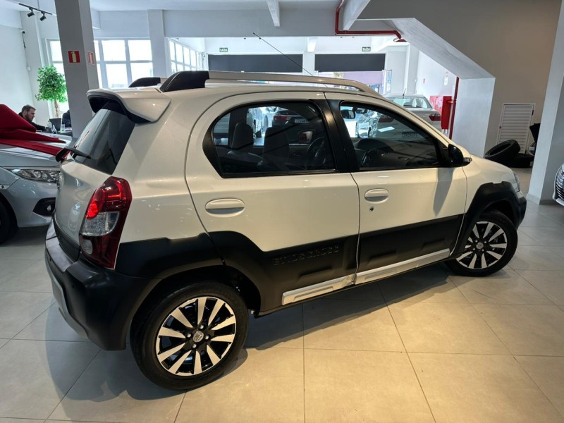 ETIOS CROSS 1.5 16V FLEX 4P MANUAL - 2016 - CAXIAS DO SUL