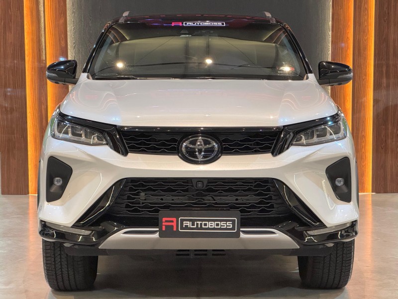 HILUX SW4 2.8 SRX 4X4 DIAMOND 16V TURBO DIESEL 4P 7 LUGARES AUTOMÁTICO - 2024 - NOVO HAMBURGO