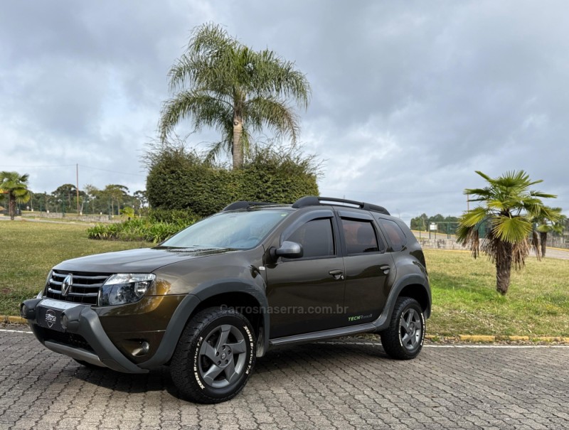DUSTER 2.0 TECH ROAD 4X2 16V FLEX 4P MANUAL - 2014 - CAXIAS DO SUL