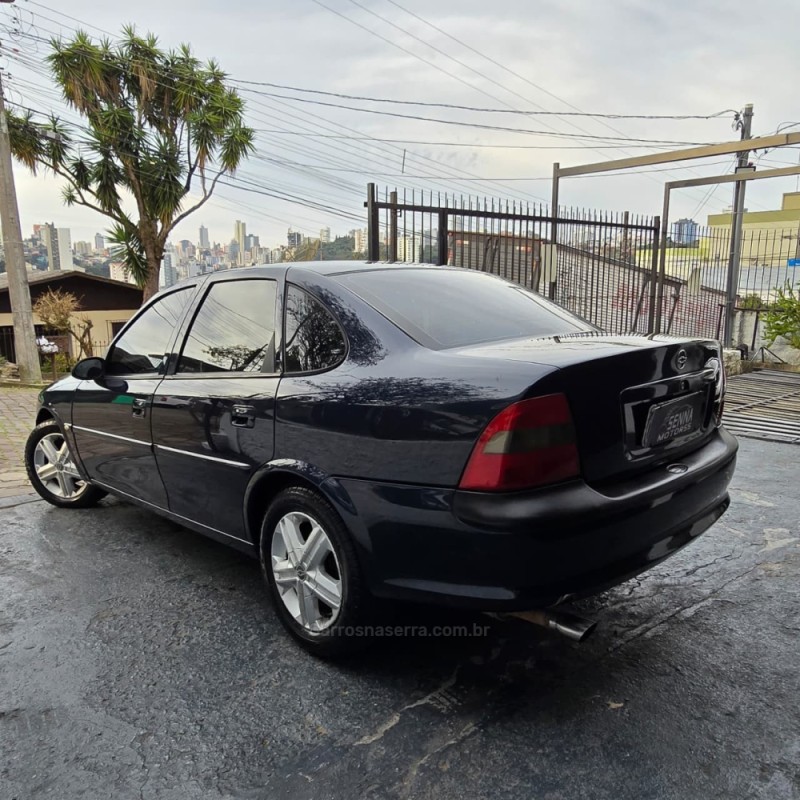VECTRA 2.2 MPFI GLS 8V GASOLINA 4P MANUAL - 1999 - CAXIAS DO SUL