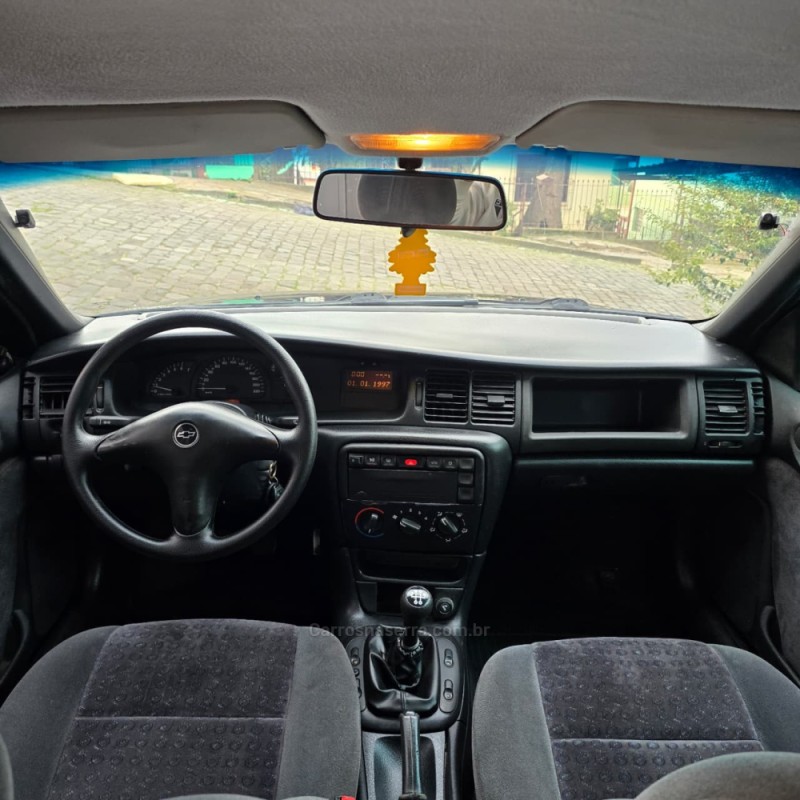 VECTRA 2.2 MPFI GLS 8V GASOLINA 4P MANUAL - 1999 - CAXIAS DO SUL