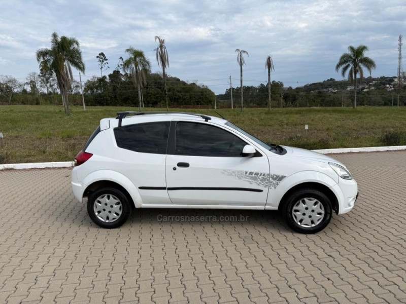 KA 1.0 TRAIL 12V FLEX 4P MANUAL - 2010 - IVOTI