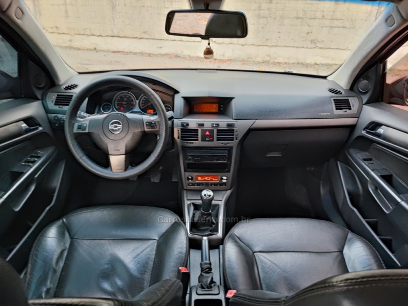 VECTRA 2.0 MPFI GT-X HATCH 8V FLEX 4P MANUAL - 2008 - FARROUPILHA