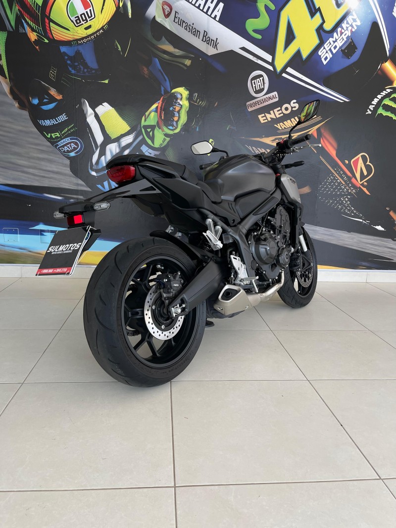 CB 650R  - 2024 - PASSO FUNDO