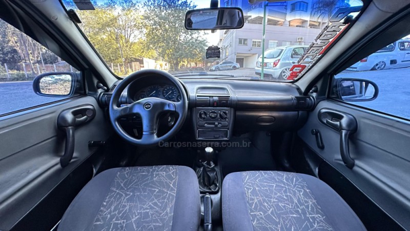 CORSA 1.8 MPFI SEDAN 8V GASOLINA 4P MANUAL - 2002 - NOVO HAMBURGO