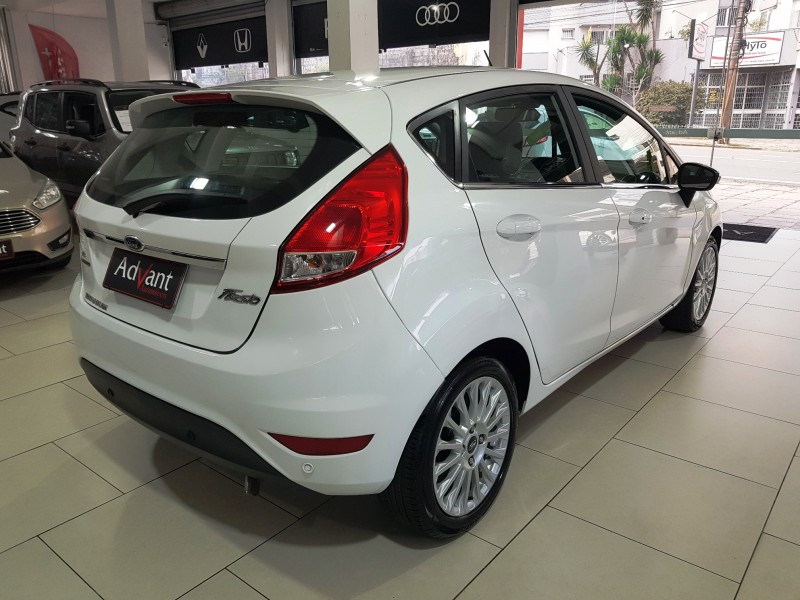 FIESTA 1.6 TITANIUM HATCH 16V FLEX 4P AUTOMÁTICO - 2016 - CAXIAS DO SUL