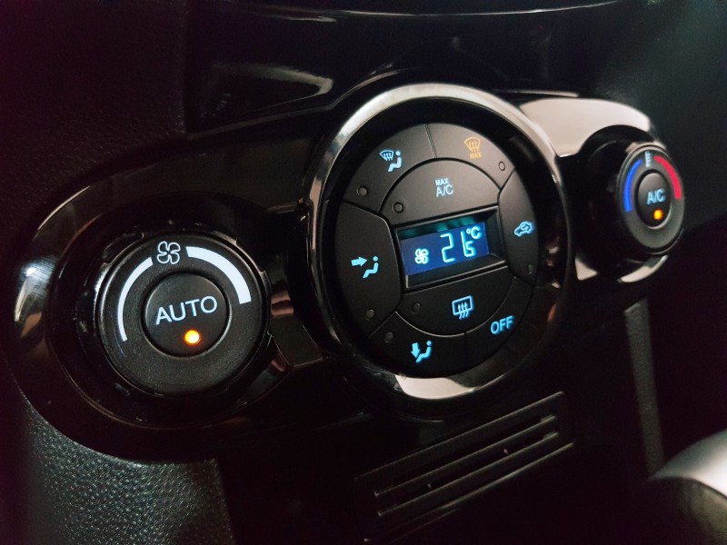 FIESTA 1.6 TITANIUM HATCH 16V FLEX 4P AUTOMÁTICO - 2016 - CAXIAS DO SUL