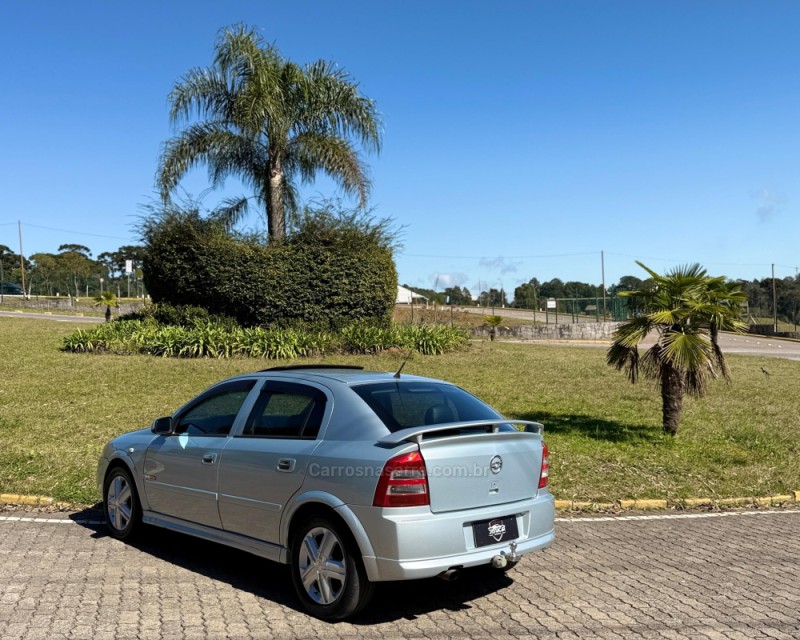 ASTRA 2.0 SFI GSI 16V GASOLINA 4P MANUAL - 2003 - CAXIAS DO SUL