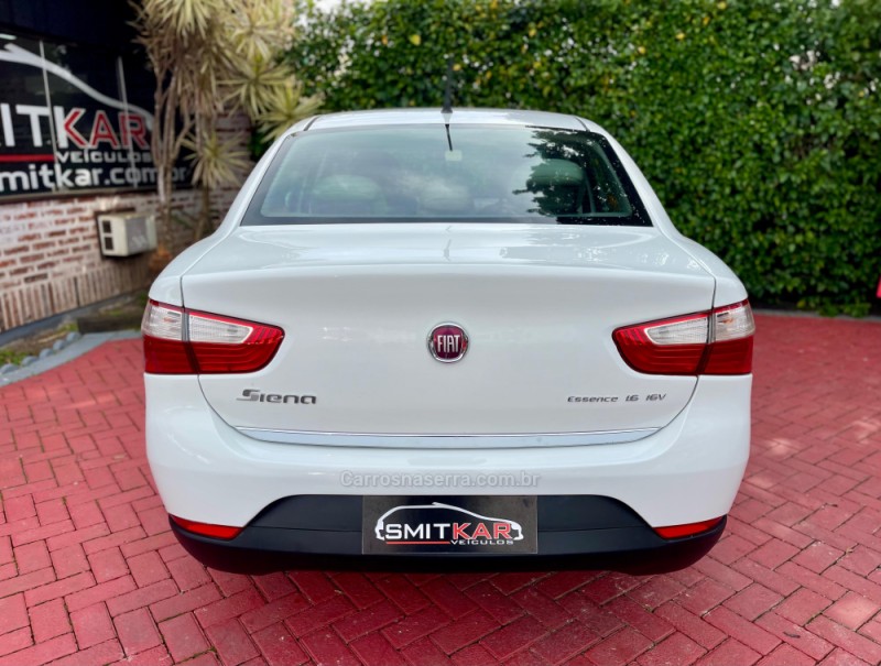 GRAND SIENA 1.6 MPI ESSENCE 16V FLEX 4P MANUAL - 2015 - ROLANTE