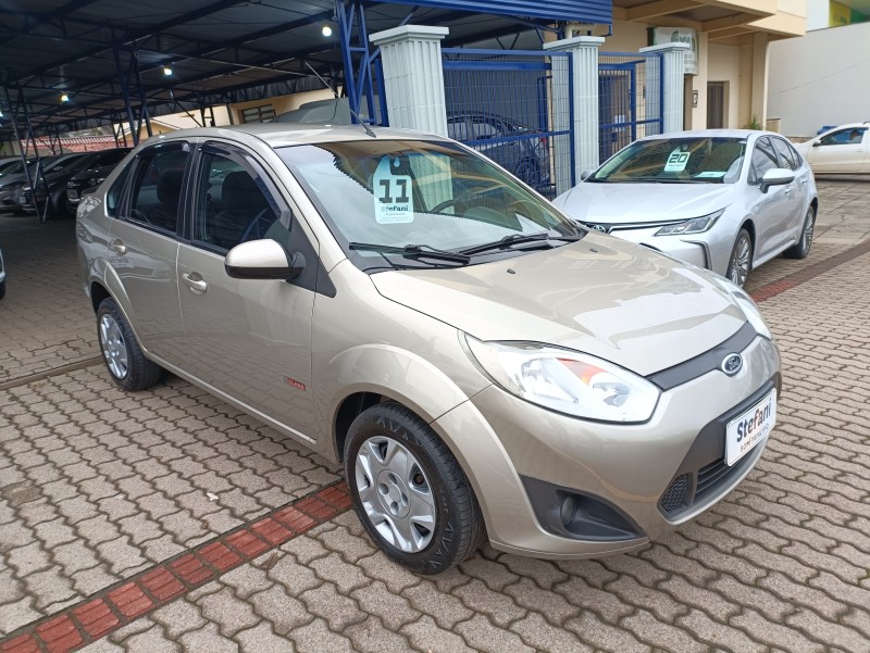 FIESTA 1.6 MPI CLASS SEDAN 8V FLEX 4P MANUAL - 2011 - BOM PRINCíPIO