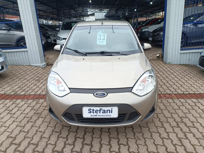 FIESTA 1.6 MPI CLASS SEDAN 8V FLEX 4P MANUAL - 2011 - BOM PRINCíPIO