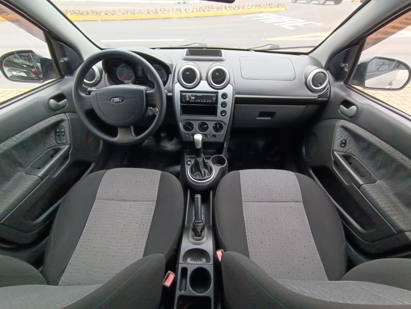 FIESTA 1.6 MPI CLASS SEDAN 8V FLEX 4P MANUAL - 2011 - BOM PRINCíPIO