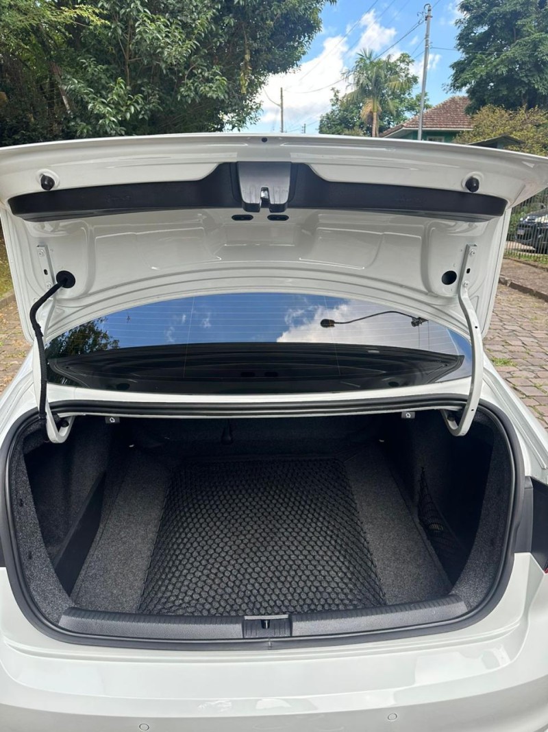 JETTA 2.0 TSI HIGHLINE 211CV GASOLINA 4P TIPTRONIC - 2017 - CAXIAS DO SUL