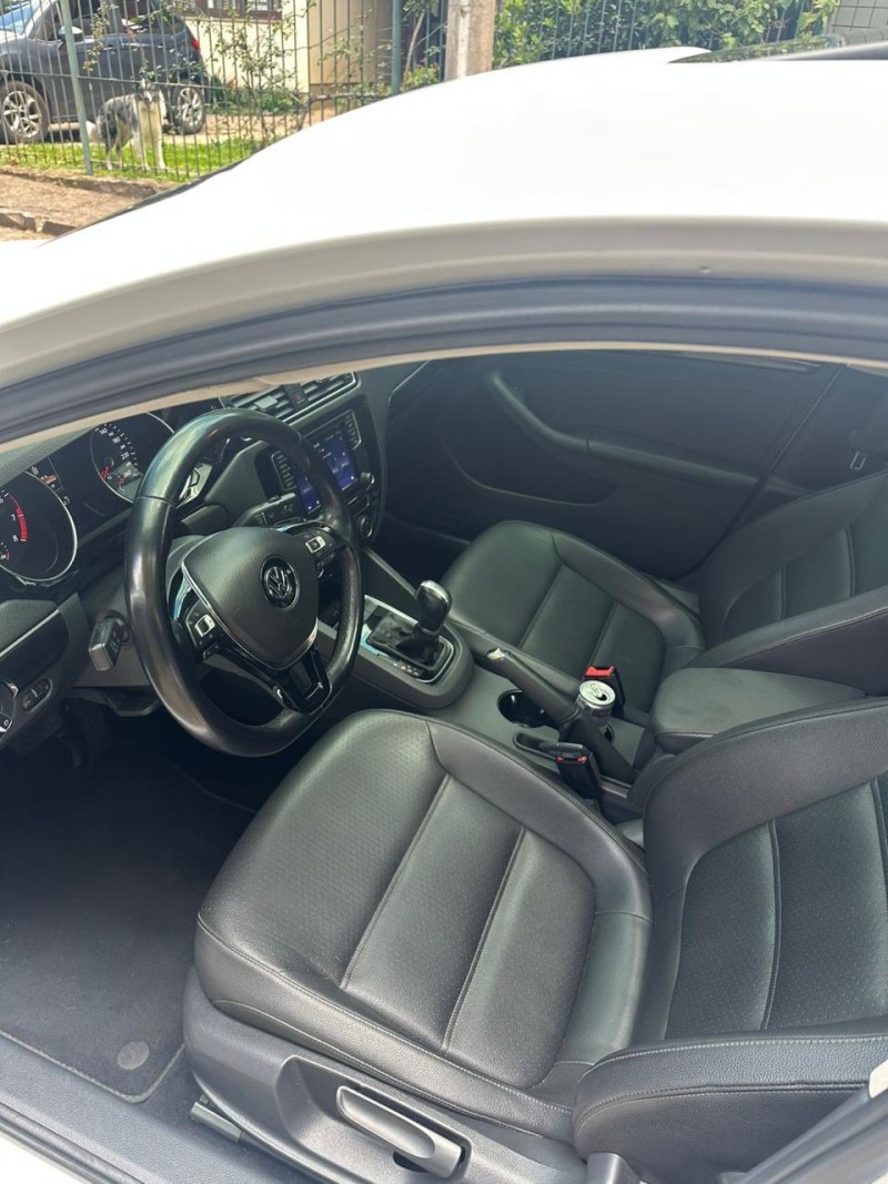 JETTA 2.0 TSI HIGHLINE 211CV GASOLINA 4P TIPTRONIC - 2017 - CAXIAS DO SUL