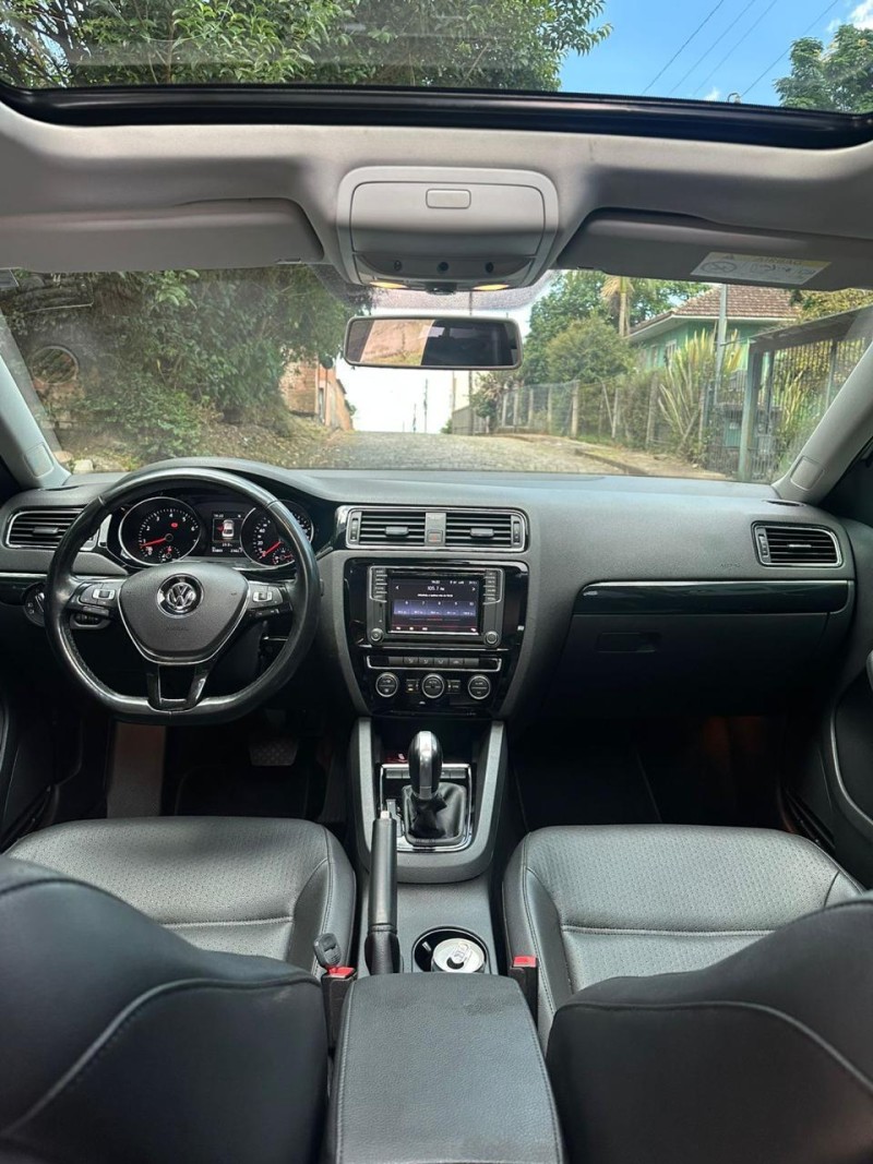JETTA 2.0 TSI HIGHLINE 211CV GASOLINA 4P TIPTRONIC - 2017 - CAXIAS DO SUL