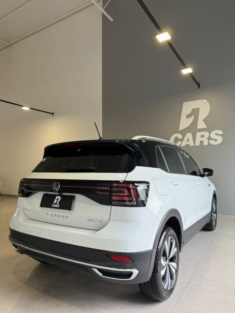 T-CROSS 1.4 HIGHLINE TSI 16V FLEX 4P AUTOMÁTICO - 2022 - LAJEADO