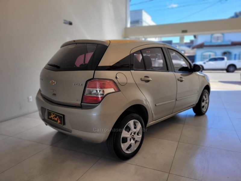 AGILE 1.4 MPFI LT 8V FLEX 4P MANUAL - 2011 - CANELA