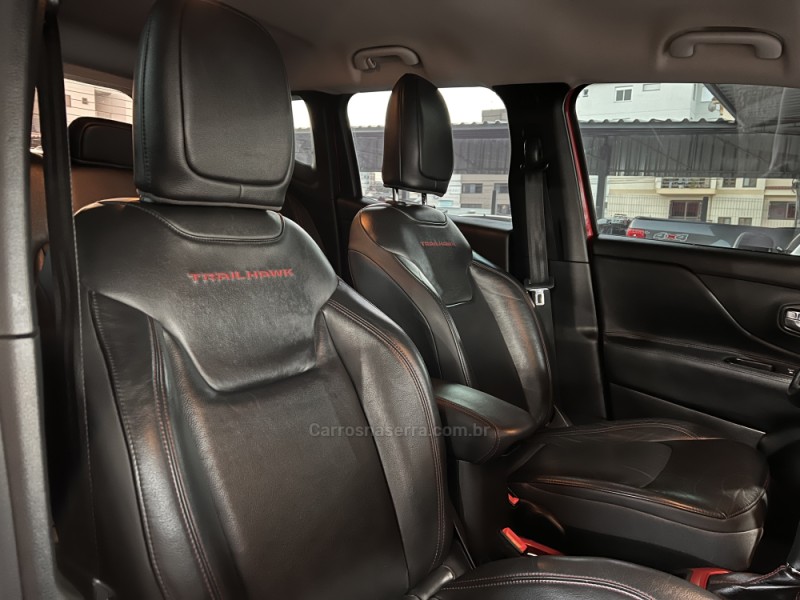 RENEGADE 2.0 16V TURBO DIESEL TRAILHAWK 4P 4X4 AUTOMÁTICO - 2016 - BOM PRINCíPIO