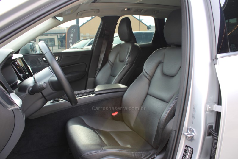 XC60 2.0 T5 MOMENTUM GASOLINA 4P AUTOMÁTICO - 2020 - CAXIAS DO SUL