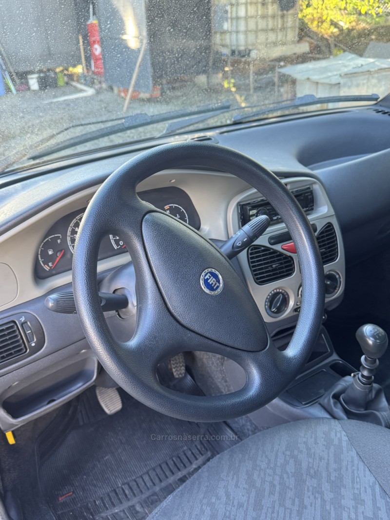 PALIO 1.0 MPI ELX 25 ANOS FIRE 16V GASOLINA 4P MANUAL - 2001 - CAXIAS DO SUL