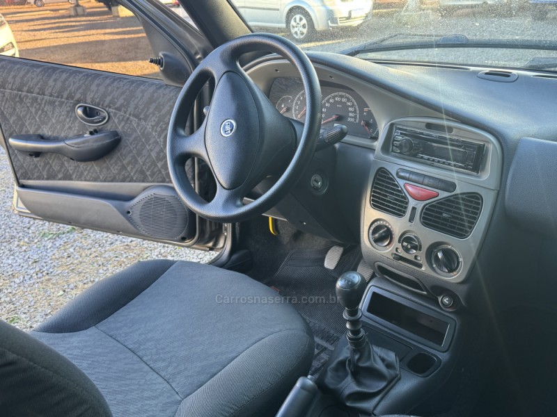 PALIO 1.0 MPI ELX 25 ANOS FIRE 16V GASOLINA 4P MANUAL - 2001 - CAXIAS DO SUL