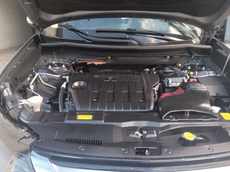 OUTLANDER 2.2 4X4 16V DIESEL 4P AUTOMÁTICO - 2018 - GARIBALDI