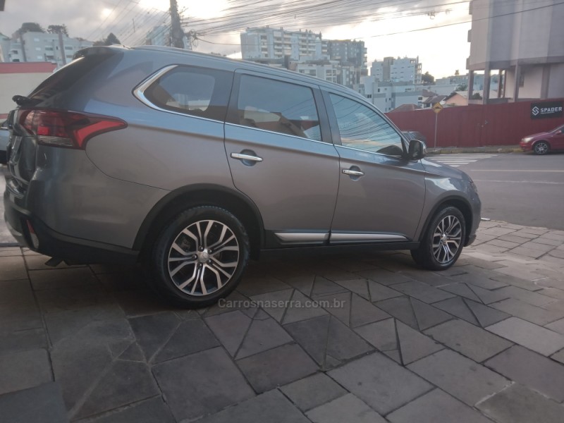 OUTLANDER 2.2 4X4 16V DIESEL 4P AUTOMÁTICO - 2018 - GARIBALDI