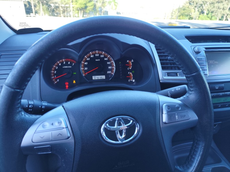 HILUX 2.7 SRV 4X2 CD 16V FLEX 4P AUTOMÁTICO - 2015 - CAXIAS DO SUL