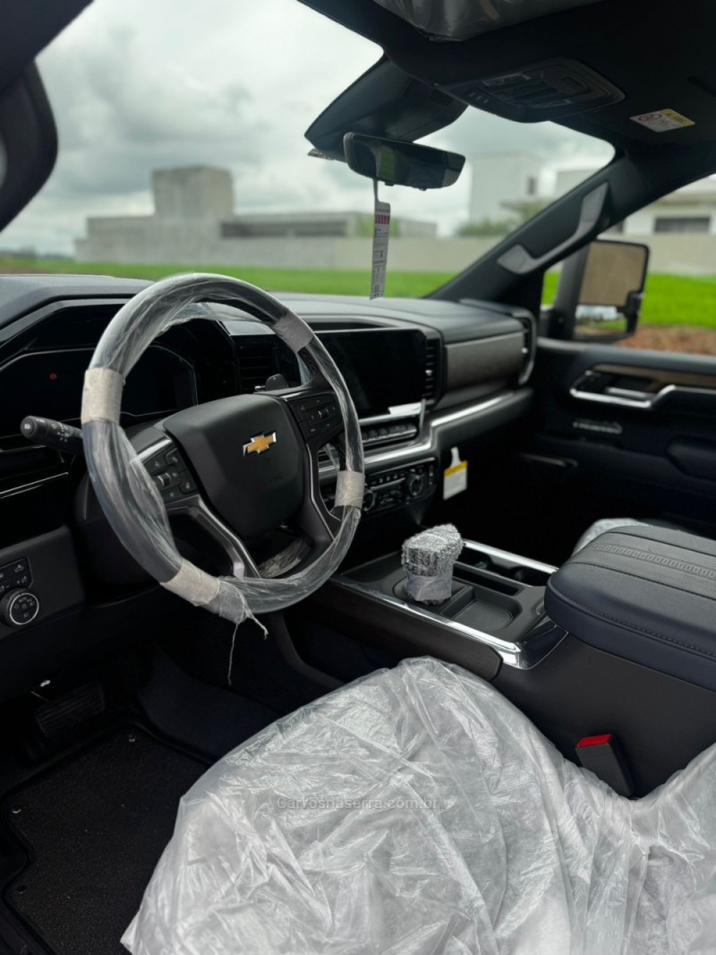 SILVERADO 5.3 1500 HIGH 4X4 COUNTRY GASOLINA 4X4 AUTOMÁTICO - 2024 - LAJEADO