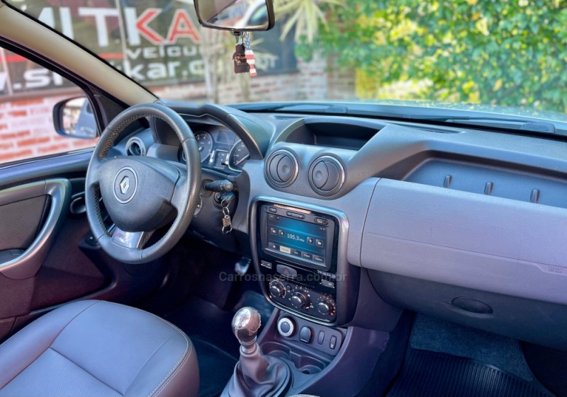 DUSTER 2.0 DYNAMIQUE 4X4 16V FLEX 4P MANUAL - 2013 - ROLANTE