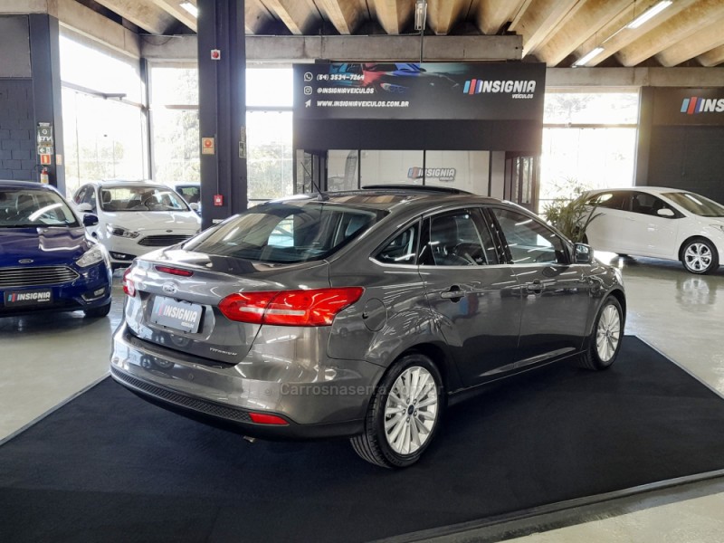 FOCUS 2.0 TITANIUM FASTBACK 16V FLEX 4P AUTOMÁTICO - 2018 - CAXIAS DO SUL