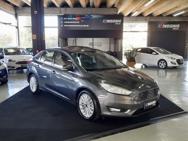 FOCUS 2.0 TITANIUM FASTBACK 16V FLEX 4P AUTOMÁTICO - 2018 - CAXIAS DO SUL