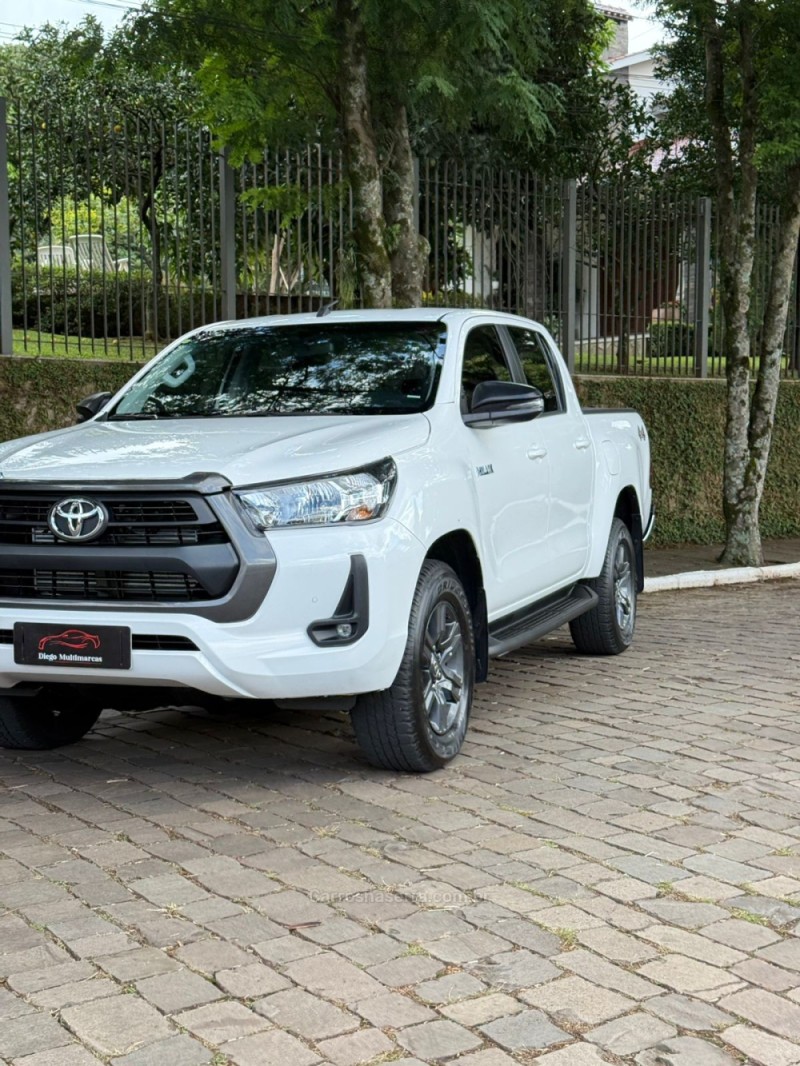 HILUX 2.8 SR 4X4 CD 16V DIESEL 4P AUTOMÁTICO - 2024 - LAJEADO