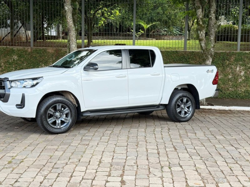 HILUX 2.8 SR 4X4 CD 16V DIESEL 4P AUTOMÁTICO - 2024 - LAJEADO