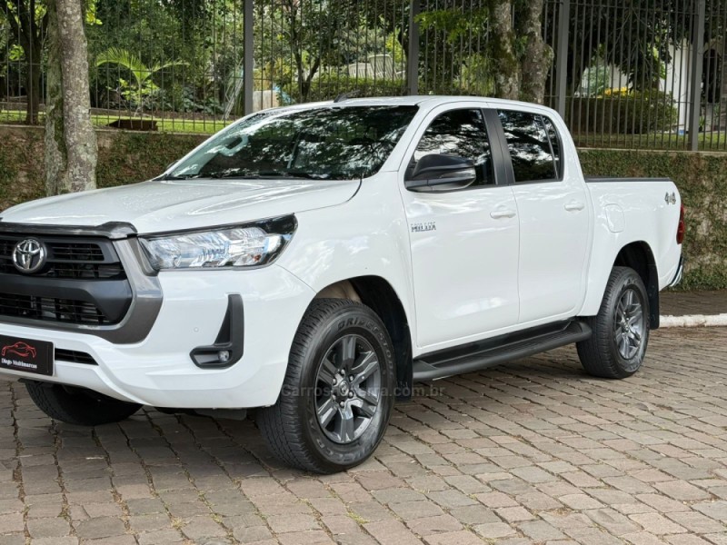 HILUX 2.8 SR 4X4 CD 16V DIESEL 4P AUTOMÁTICO - 2024 - LAJEADO