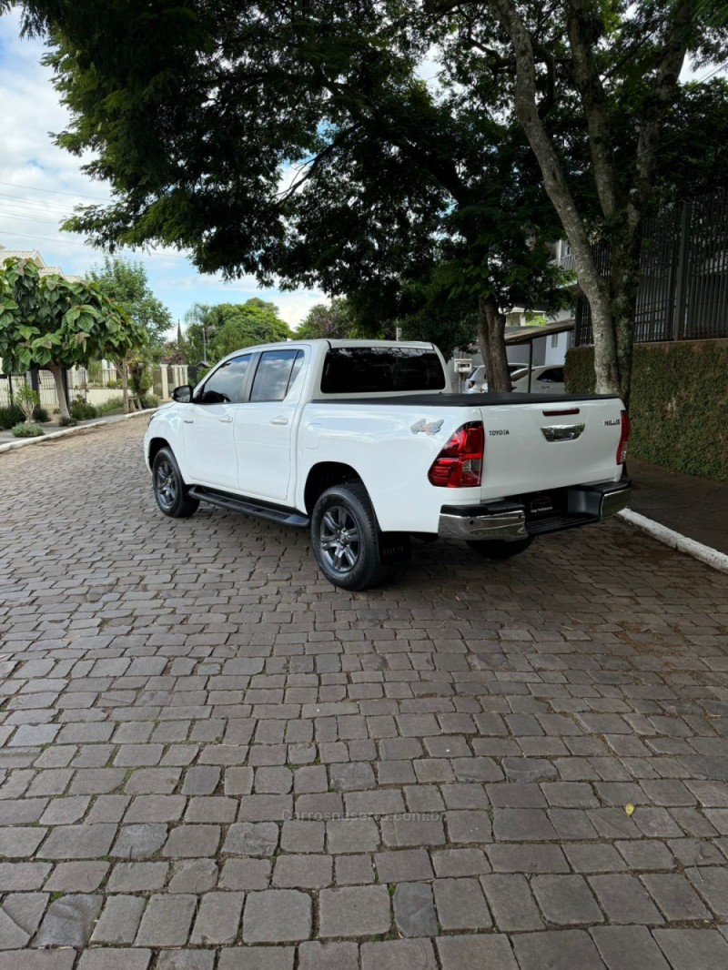HILUX 2.8 SR 4X4 CD 16V DIESEL 4P AUTOMÁTICO - 2024 - LAJEADO