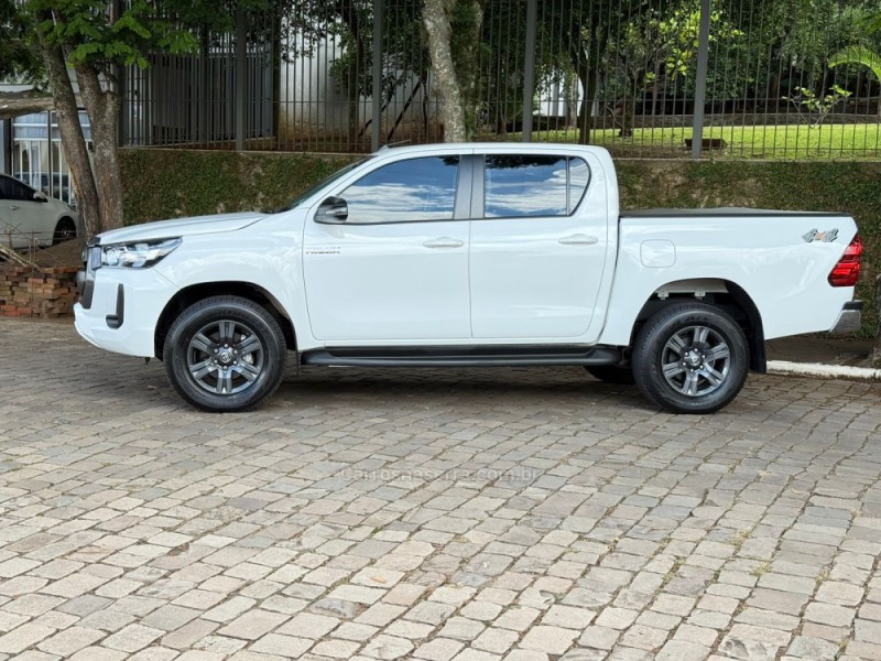 HILUX 2.8 SR 4X4 CD 16V DIESEL 4P AUTOMÁTICO - 2024 - LAJEADO