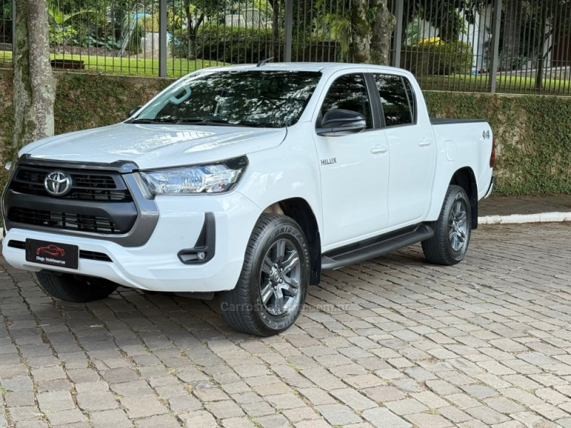 HILUX 2.8 SR 4X4 CD 16V DIESEL 4P AUTOMÁTICO - 2024 - LAJEADO