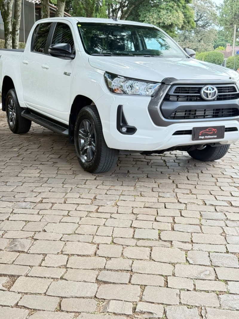 HILUX 2.8 SR 4X4 CD 16V DIESEL 4P AUTOMÁTICO - 2024 - LAJEADO